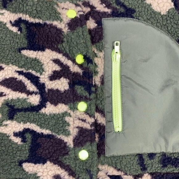 Promesa Green Camo Sherpa Teddy Oversized Jacket Size Large - Picture 6 of 6